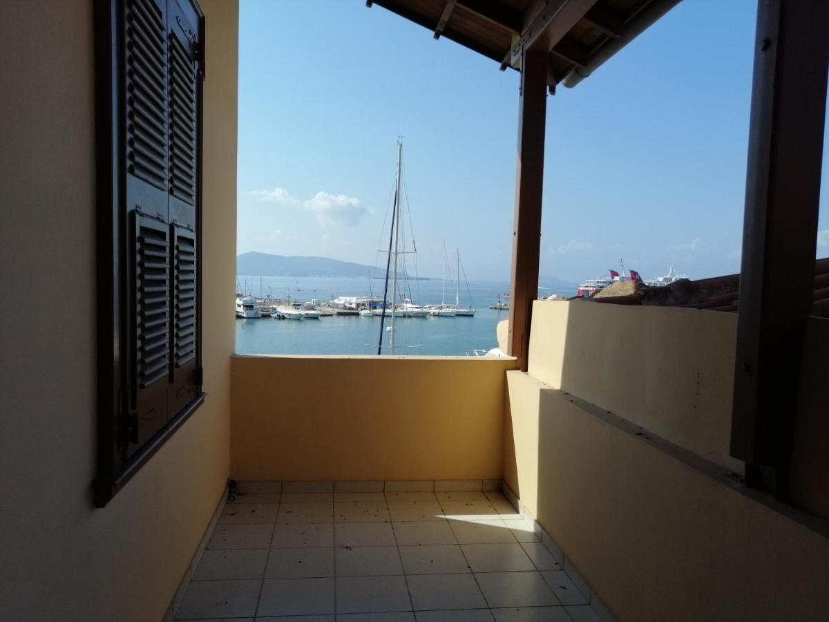 Aegina Port Apt 2-Διαμέρισμα Στο Λιμάνι Της Αίγινας 2 Zewnętrze zdjęcie
