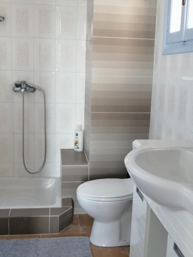 Aegina Port Apt 2-Διαμέρισμα Στο Λιμάνι Της Αίγινας 2 Zewnętrze zdjęcie