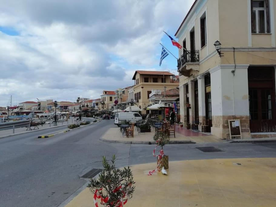 Aegina Port Apt 2-Διαμέρισμα Στο Λιμάνι Της Αίγινας 2 Zewnętrze zdjęcie