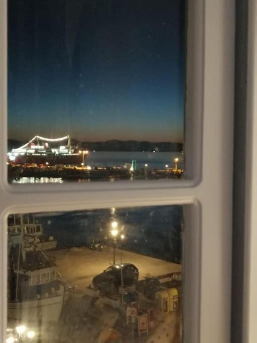 Aegina Port Apt 2-Διαμέρισμα Στο Λιμάνι Της Αίγινας 2 Zewnętrze zdjęcie