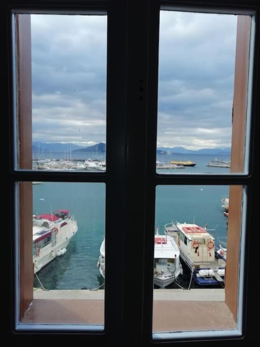Aegina Port Apt 2-Διαμέρισμα Στο Λιμάνι Της Αίγινας 2 Zewnętrze zdjęcie